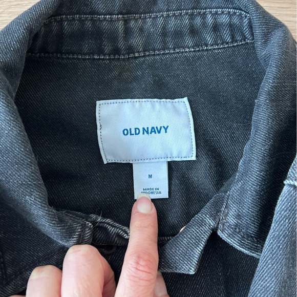 Old Navy Black Distressed Denim Jean Jacket Women’s Size Medium - Picture 4 of 6